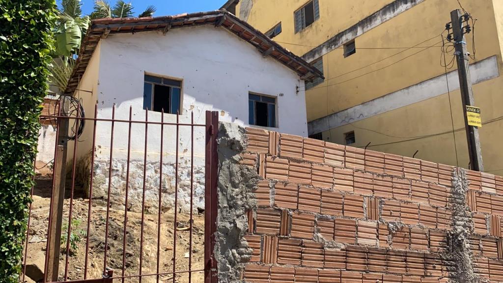 VENDO EXCELENTE TERRENO NO CENTRO DE POÇOS DE CALDAS[200]