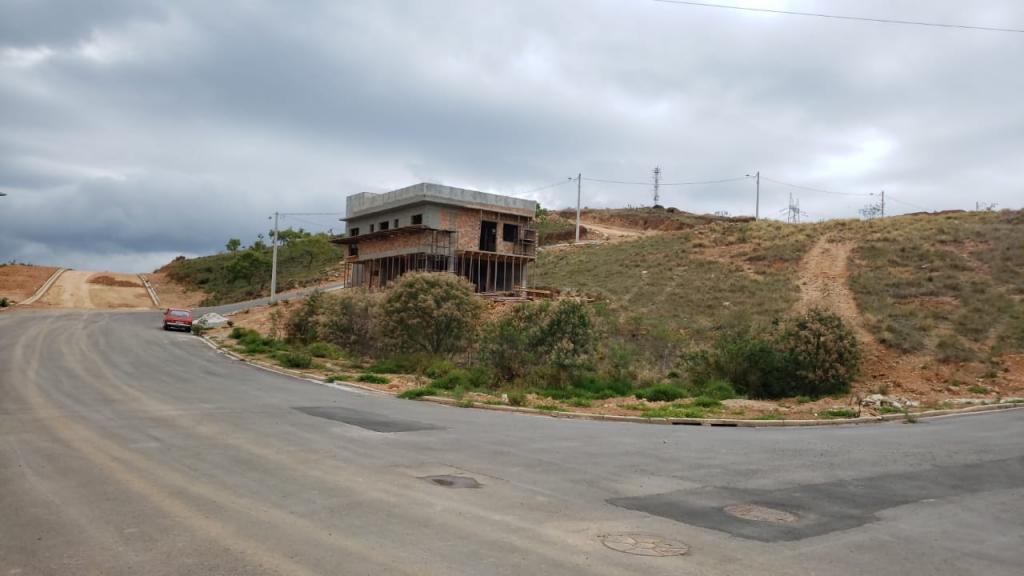 VENDO EXCELENTE TERRRENO NO JARDIM BANDEIRANTES[207]