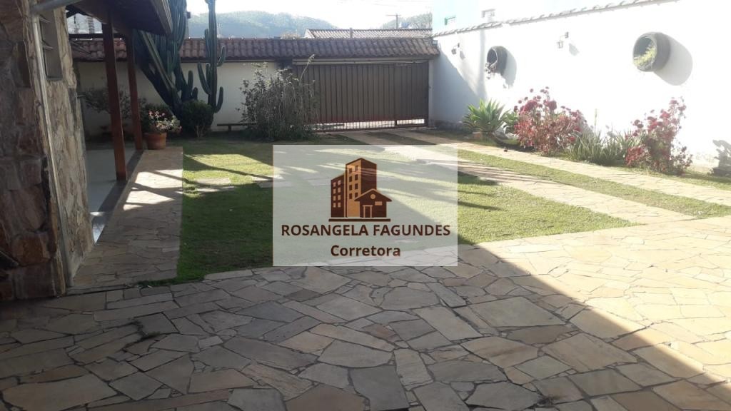 [303]VENDO EXCELENTE CASA NO KENNEDY II