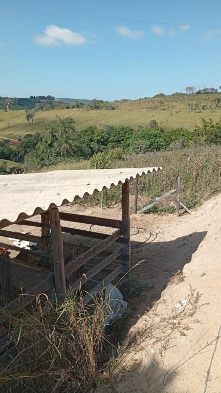 VENDE-SE OU TROCA-SE CHÁCARA IMPERDÍVEL EM PALMEIRAL [519]