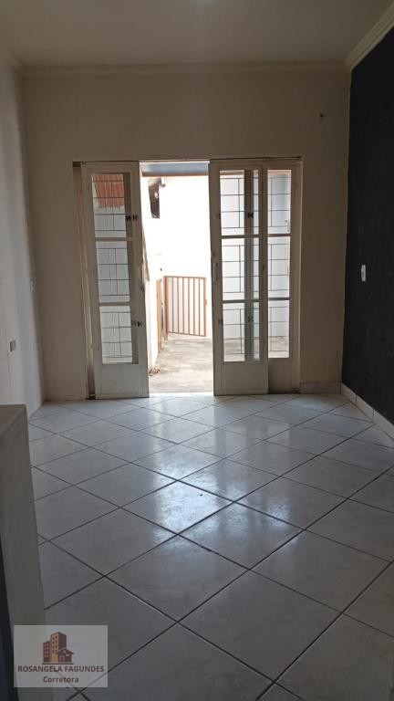 ALUGO KITNET TERREA NO BAIRRO DOM BOSCO