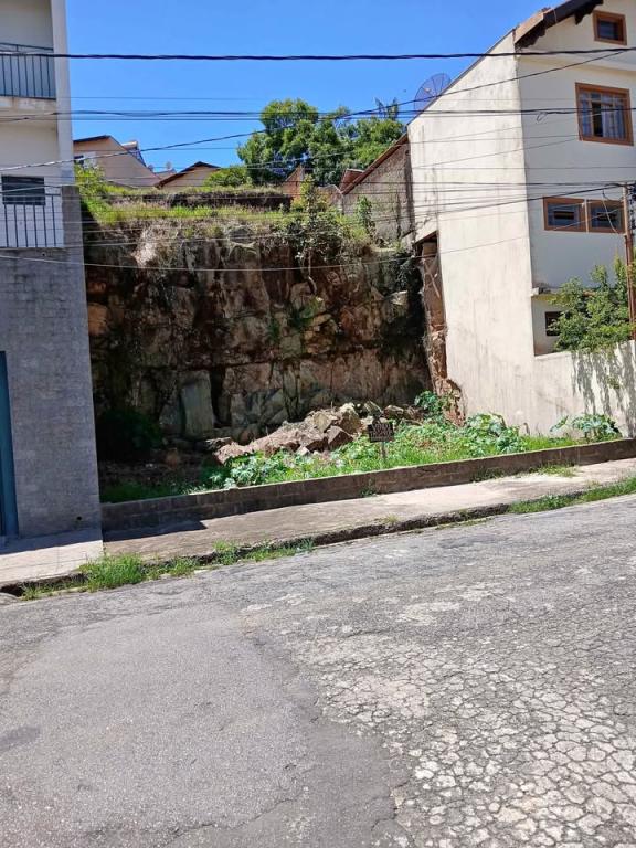 VENDO EXCELENTE TERRENO NO BAIRRO SANTA ANGELAZ [557]