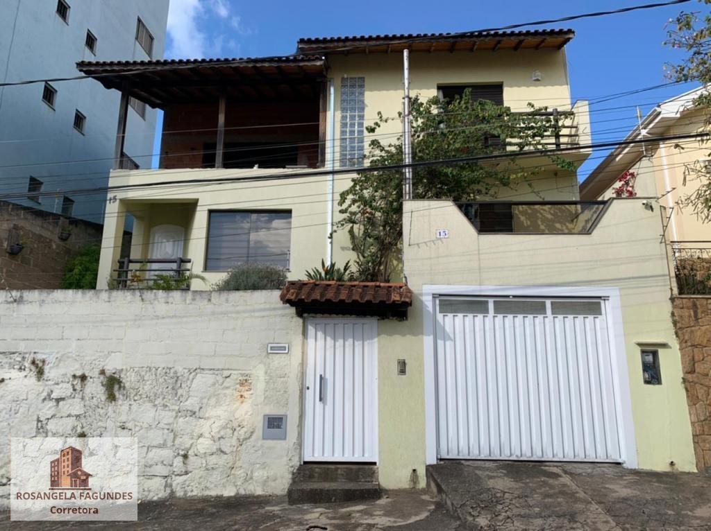 ****VENDO OU ALUGO EXCELENTE CASA NO BAIRRO SÃO BENEDITO EM POÇOS DE CALDAS*****